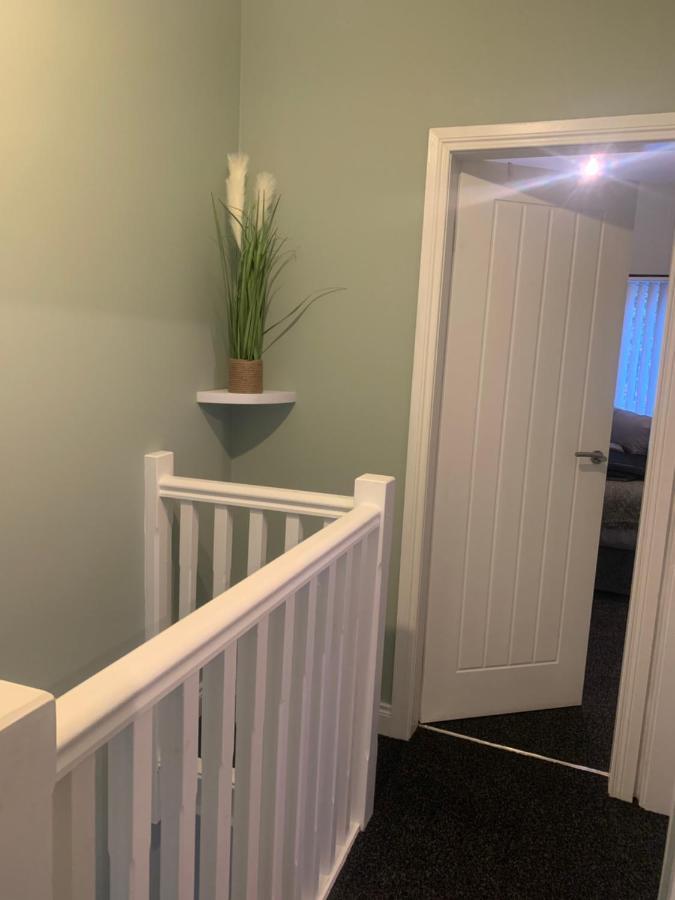 2 Bedroom Cheerful House Close To City Center Belfast Kültér fotó