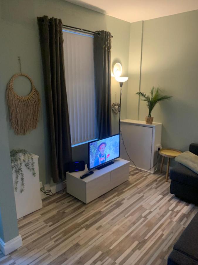 2 Bedroom Cheerful House Close To City Center Belfast Kültér fotó