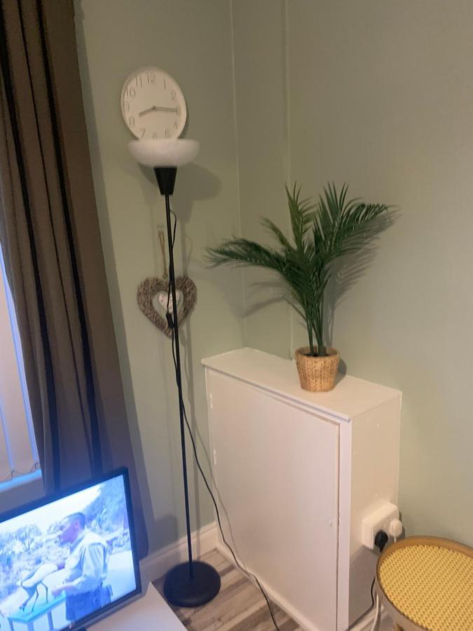 2 Bedroom Cheerful House Close To City Center Belfast Kültér fotó
